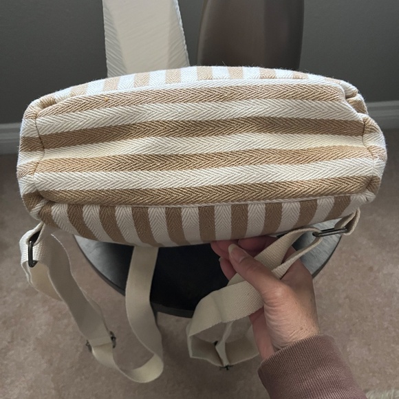ROXY Summer Tan Macrame Backpack NWT - Picture 7 of 10